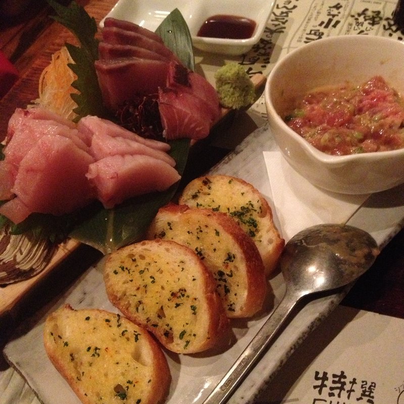 マグロとアボカドのタルタル(汁べゑ 下北沢店)