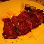 ロースとほほ肉とにんにくの串焼き(にんにく料理専門店 はじめの一っぽ HAJIME NO IPPO)