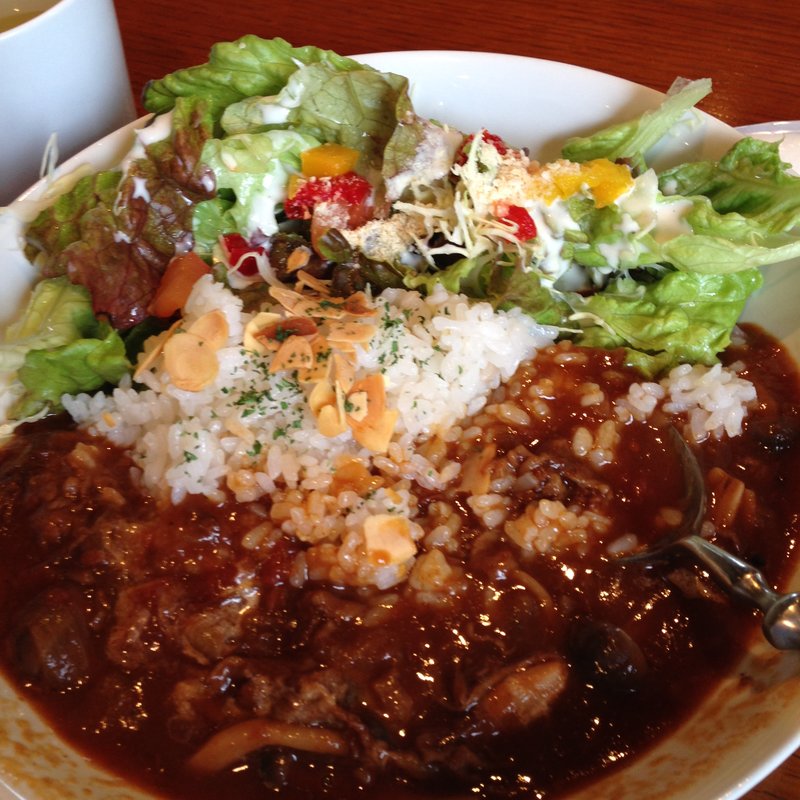 チャフ風たっぷりトマトのハヤシライス(チャフ （chafu）)