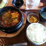 韓国風牛煮込み定食(焼肉レストラン喜福世)