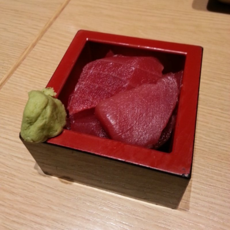 枡盛りマグロぶつ(まぐろ問屋 十代目彌左エ門 秋葉原店)