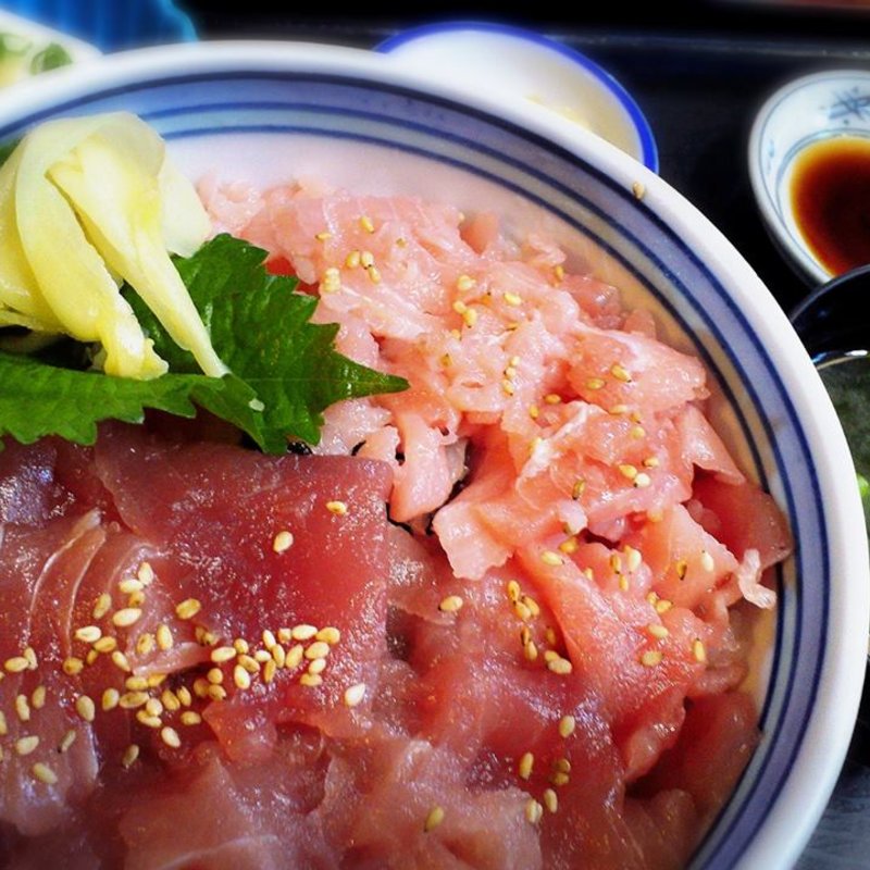 まぐろ二色丼(まるたか )
