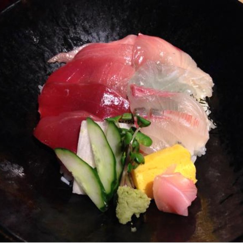 海鮮丼(近畿大学水産研究所 銀座店)