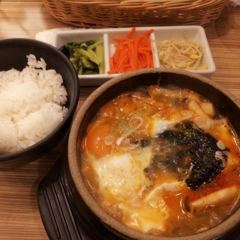 特性博多スンドゥブ(東京純豆腐 横浜ジョイナス店)