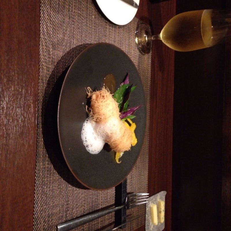 フグに色々まいてオレンジのソースとココナッツのソース(ル・グラン・ソワール)