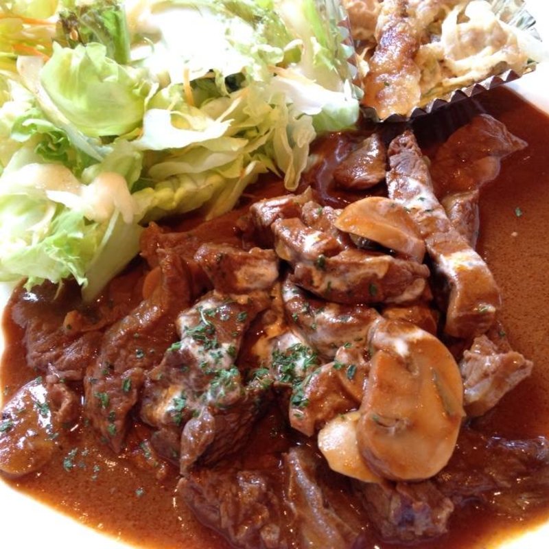 日替わりランチ ビーフストロガノフ(横浜ハイボール)