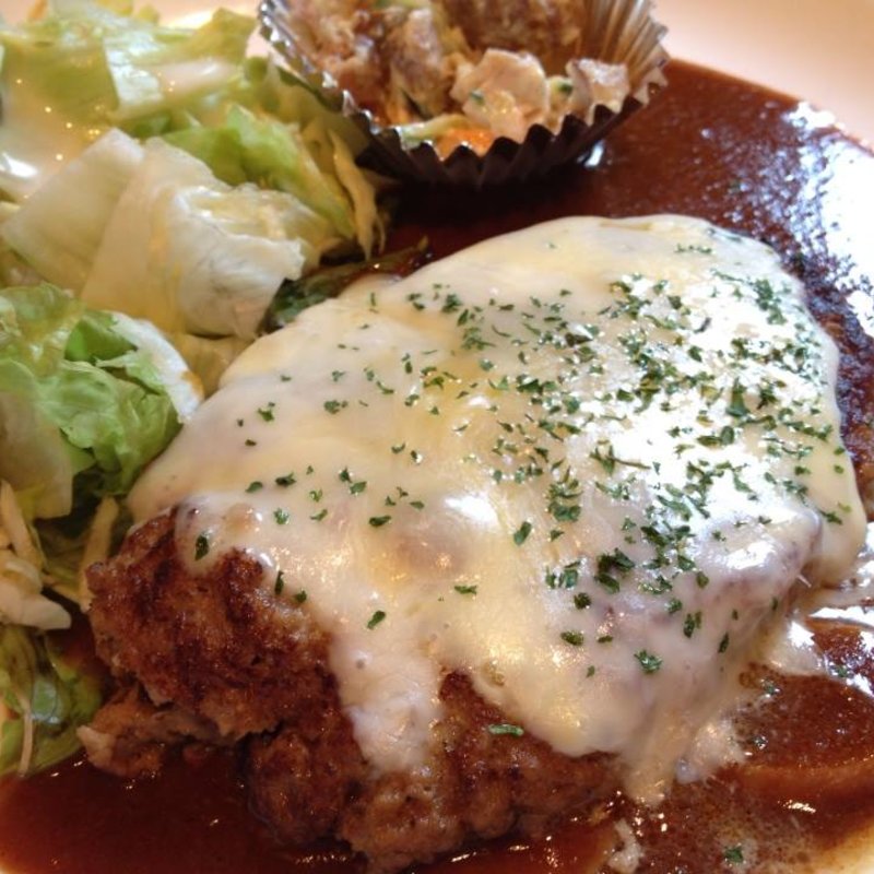 チーズハンバーグ(横浜ハイボール)