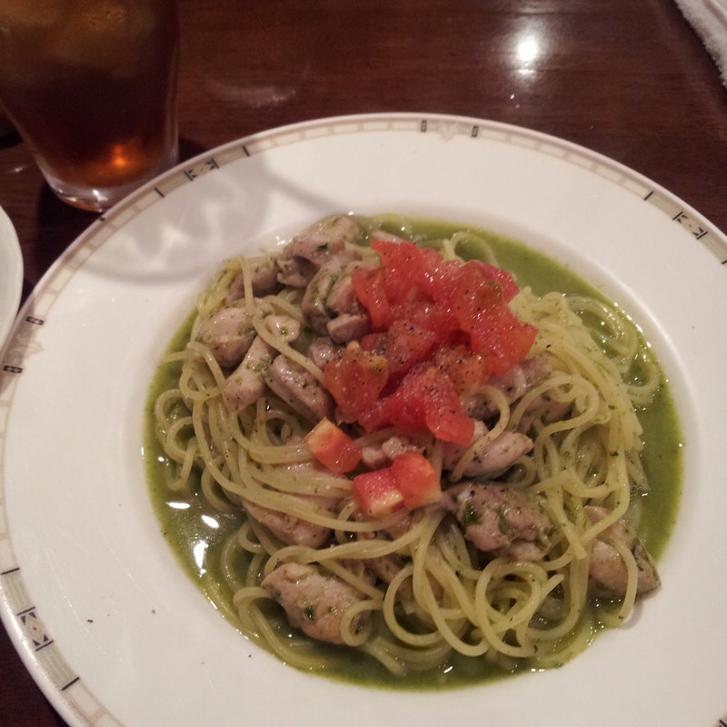 ジェノベーゼ（フレッシュトマトとチキン入り）(パッキーノ)