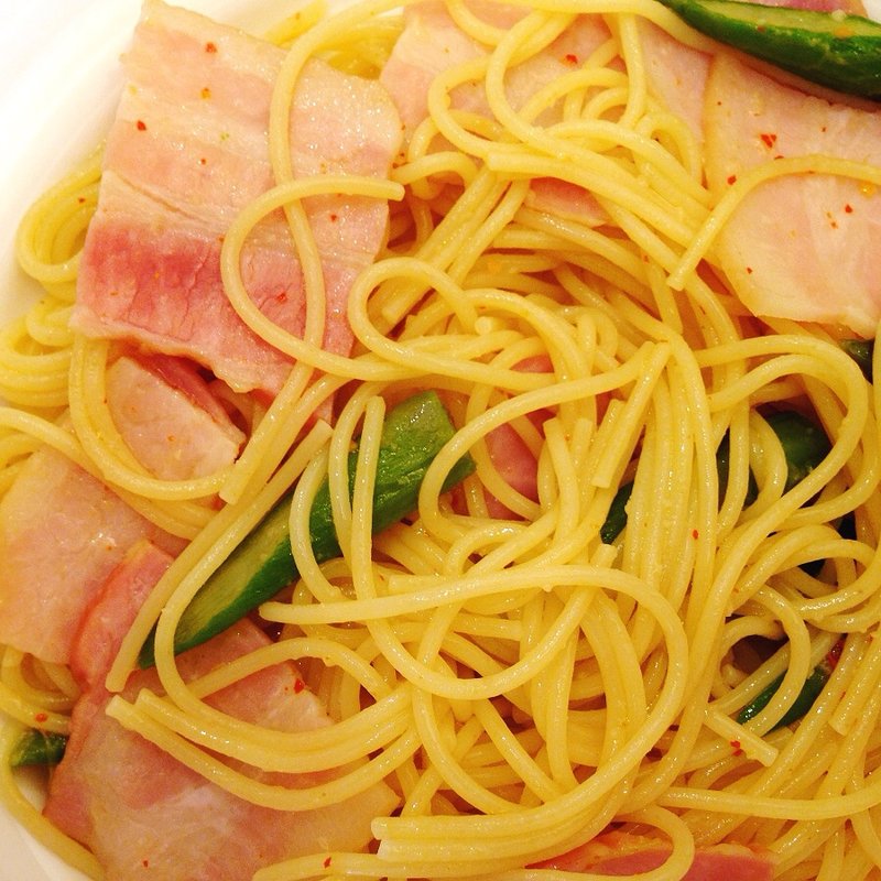 アスパラとベーコンのペペロンチーノ(スパザウルス - パスタ)