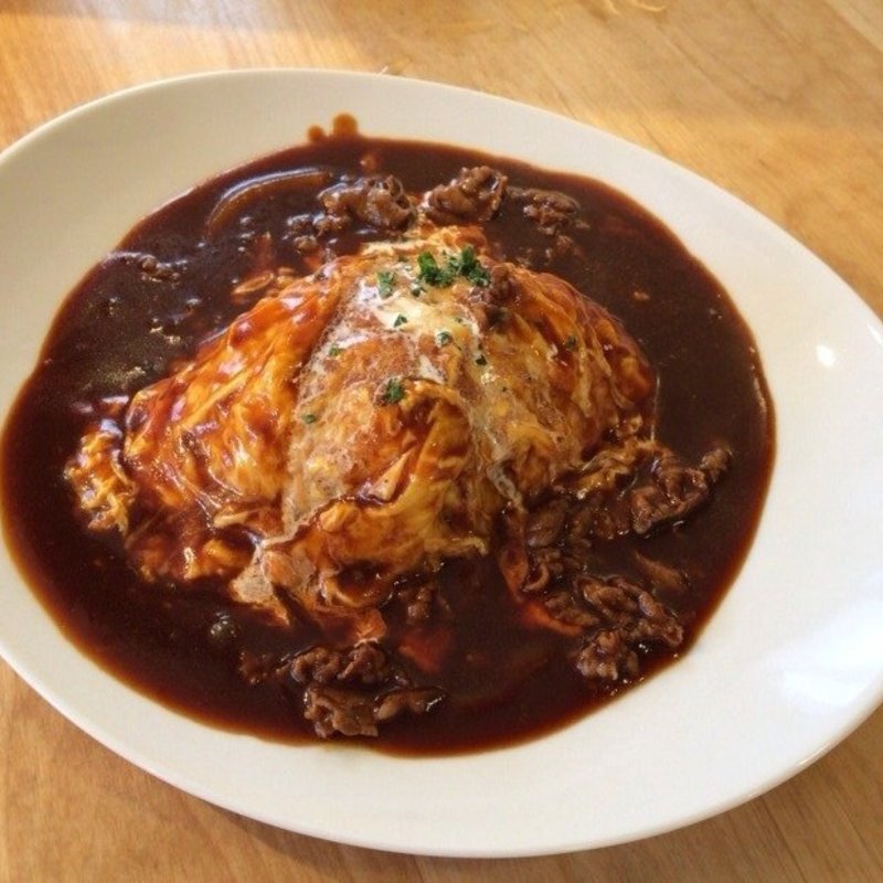 牛肉とオニオンのデミグラスソースオムライス(クラップダイニング )