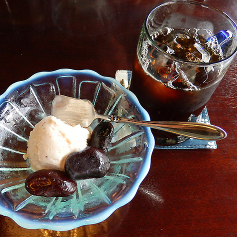 アイスコーヒーと栗アイス花まめ付 (豆吉本舗 馬籠店)