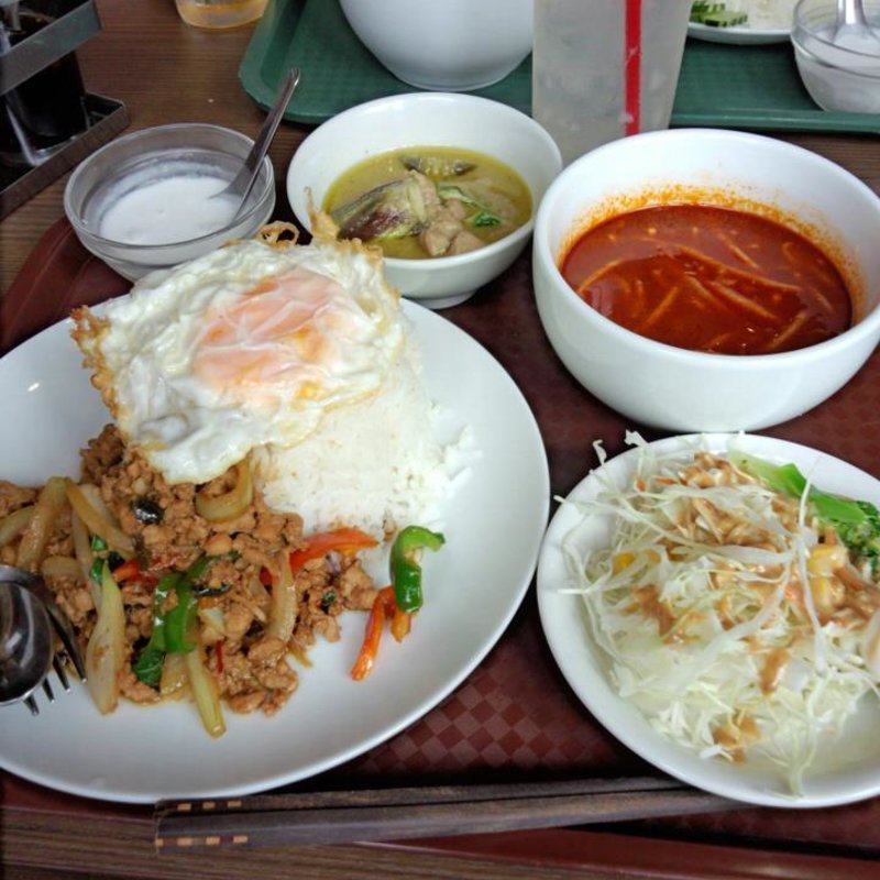 ガパオ＆グリーンカレーセット＋トムヤムスープ(セーン・タイ)