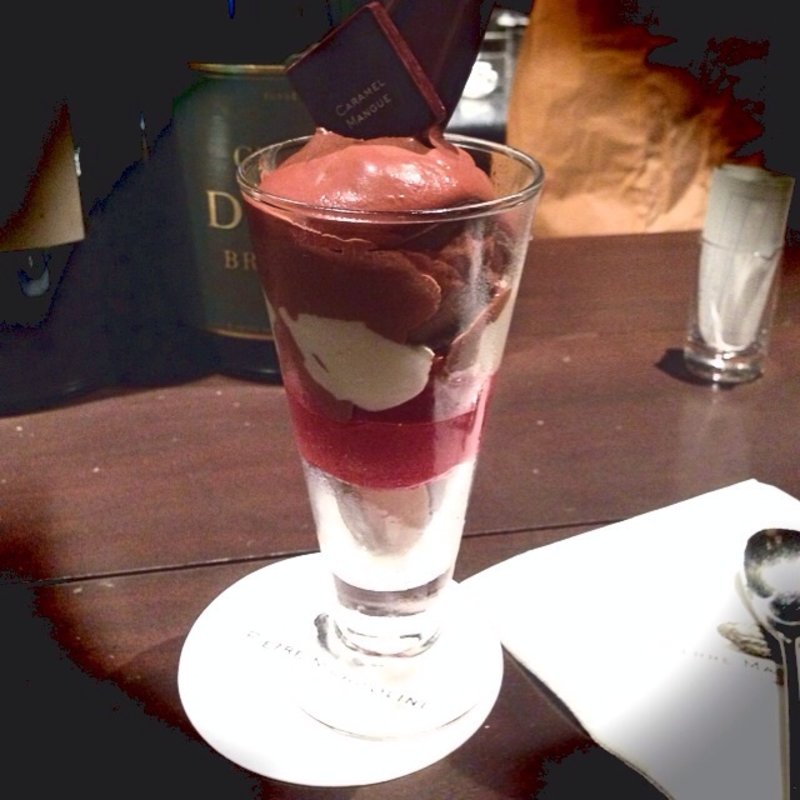 チョコレートアイスとフランボワーズソルベ(ピエール マルコリーニ 名古屋)