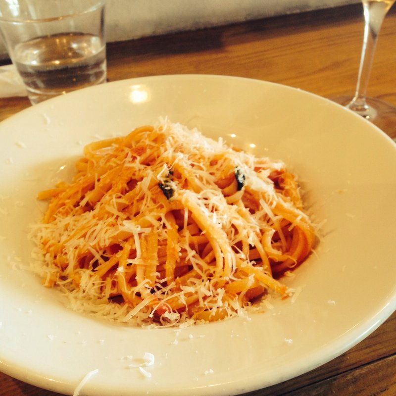 トマトとペコリーノチーズのリングイネ(Osteria Comacina)