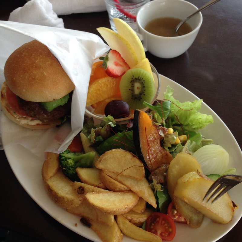 (Burgers　Cafe　Pon　Pon （バーガーズカフェ ポンポン）)