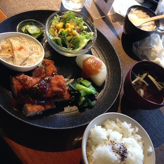アジールランチ(カフェ アジール （cafe asile）)