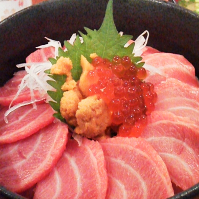 頭肉特選三種丼 (のっけ家)