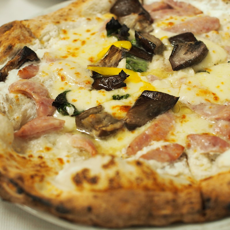 ナスとソーセージ・生クリームモッツアレラピザ(Pizzeria e Trattoria da ISA)