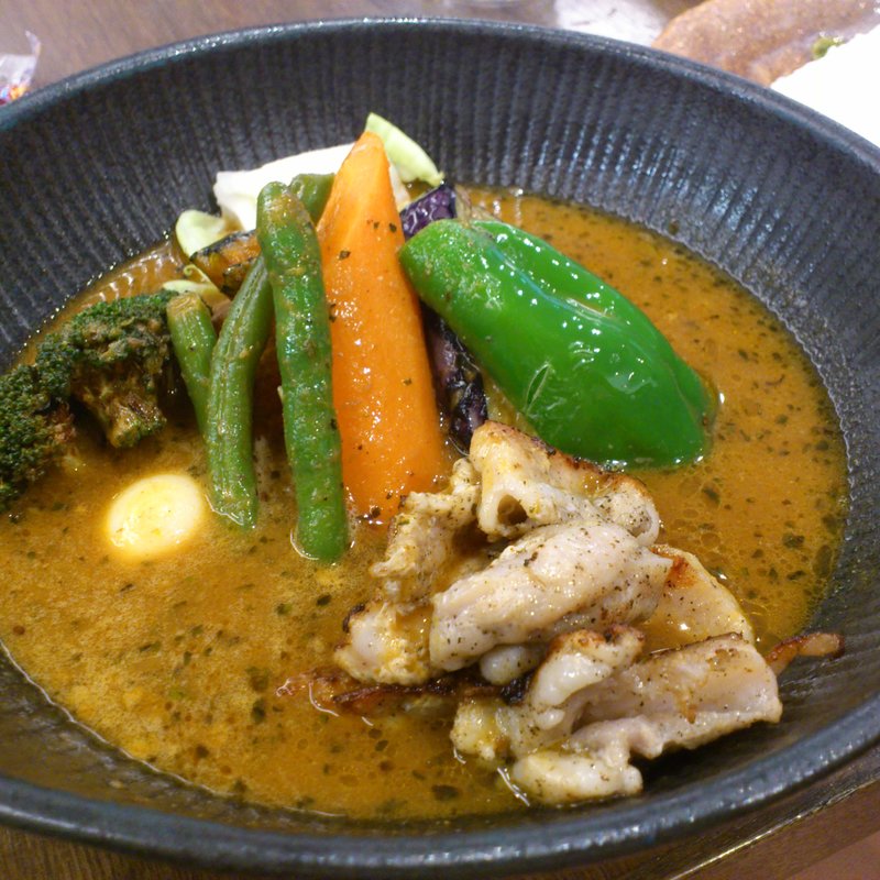 チキンto野菜カレー(lavi 大谷地店 （ラビ）)