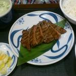 たんとろ（白）定食