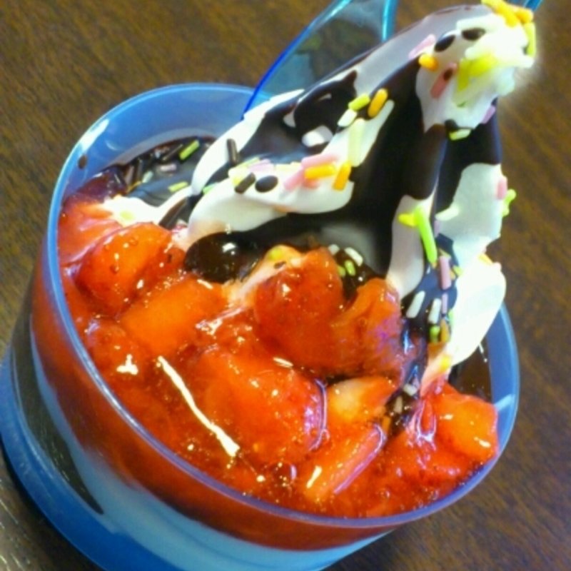 ヨゴリーノ　いちご＆チョコレートトッピング(ヨゴリーノ お台場デックス東京ビーチ店)