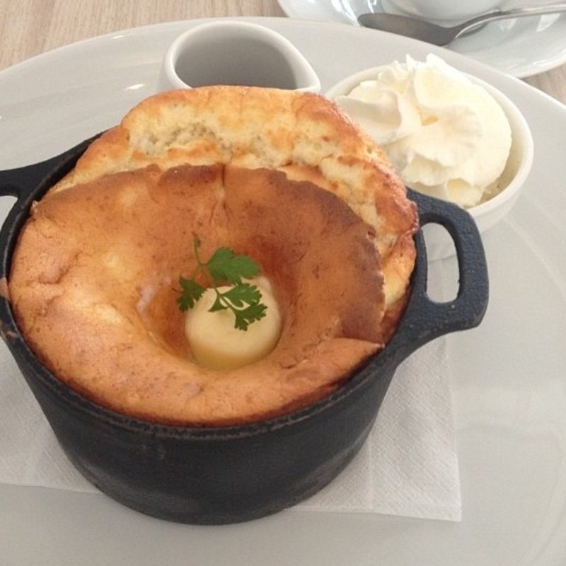 3種チーズの窯出しチーズスフレパンケーキ(パンケーキ専門店 Butter 横浜ベイクォーター)