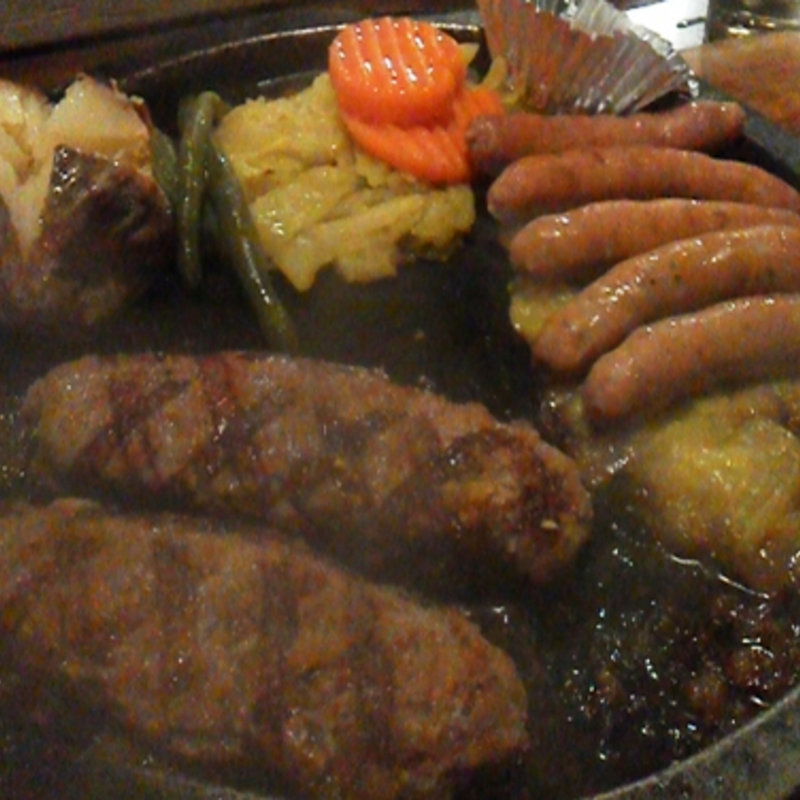 ハンバーグ&チョリソ (ウッドストック （WOODSTOCK）)