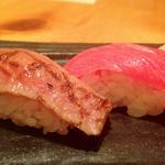 炙りトロと中トロのにぎり(すし屋魚真 下北沢店 （すしやうおしん）)