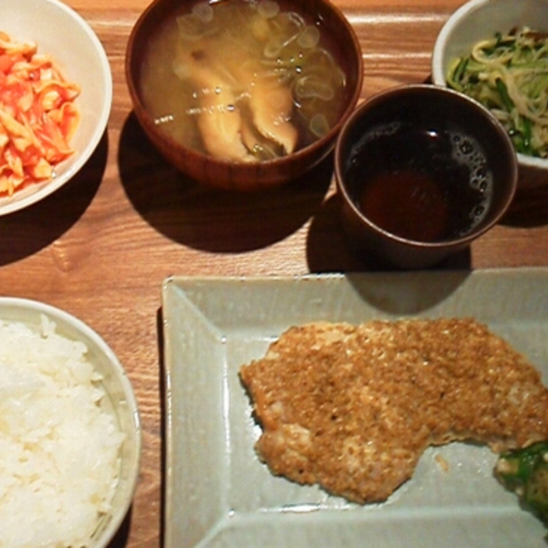 チキン定食(丸の内タニタ食堂)