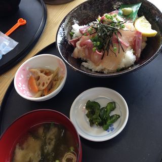 ハマチ丼定食(ワーサン亭 )