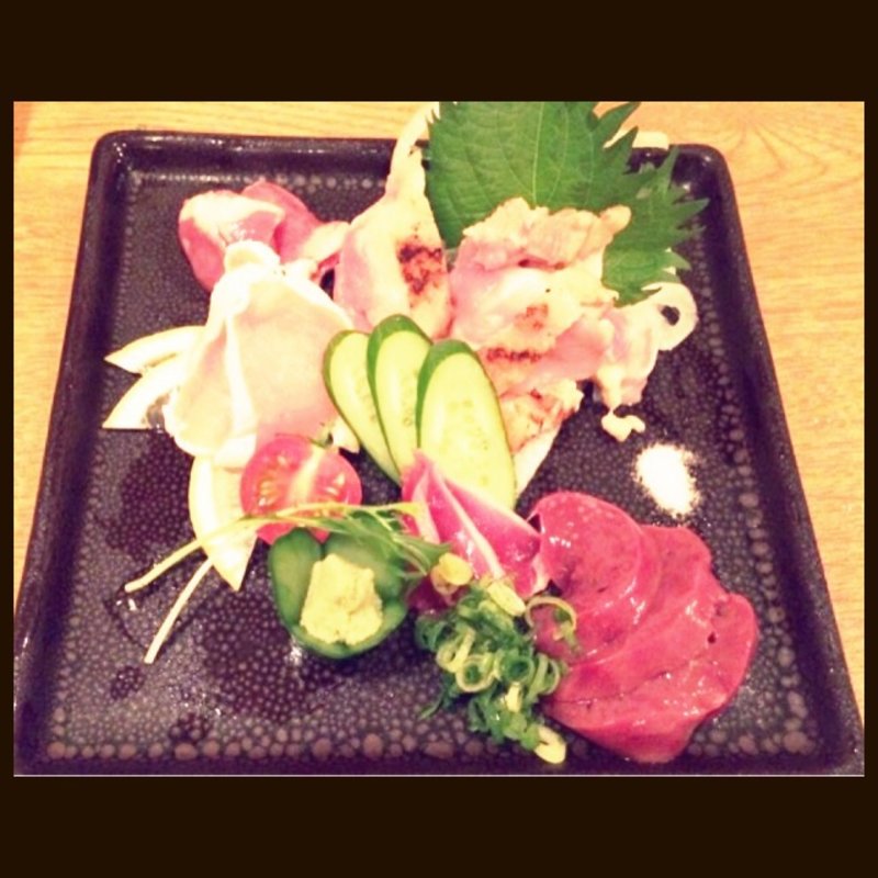 トリの刺身盛り合わせ(だまれトリ )