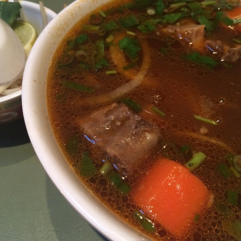 Bo Kho Doui Bo( Oxtail ster w/noodle or baguette)(Bia Vietnamese Bar & Restaurant)