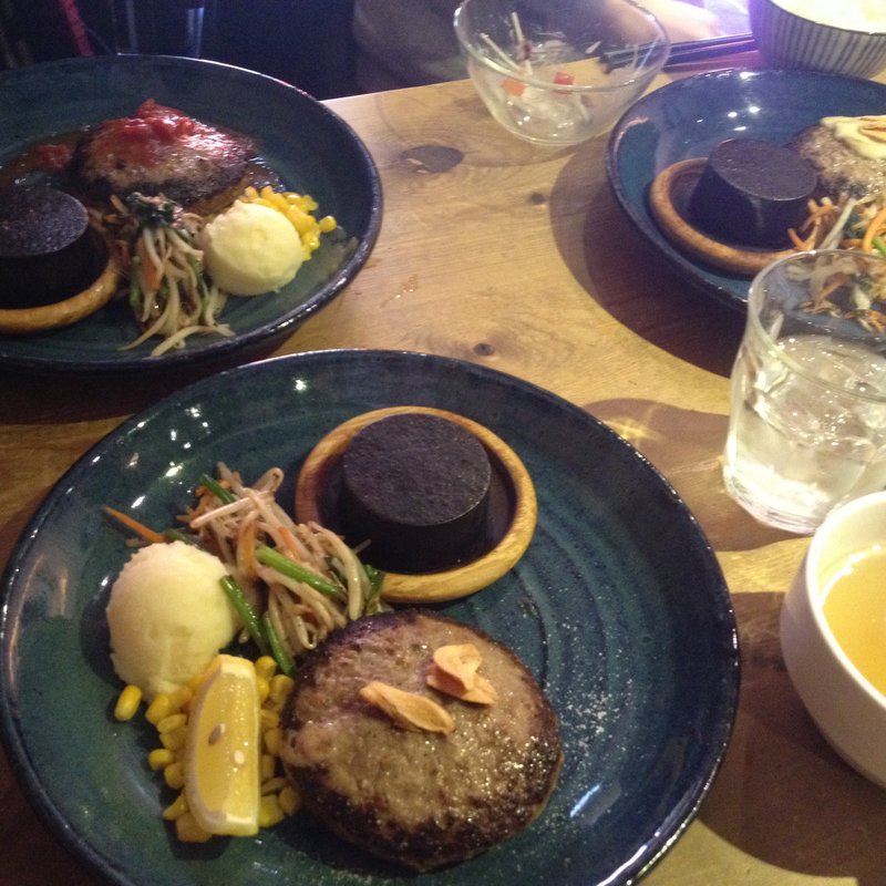 (肉汁ハンバーグITADAKI)