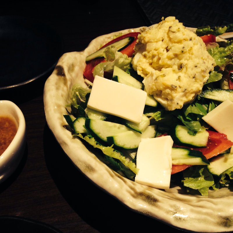 おまかせサラダ(MARU-SU Dining Akio製麺所 （マルスダイニングアキオセイメンジョ）)