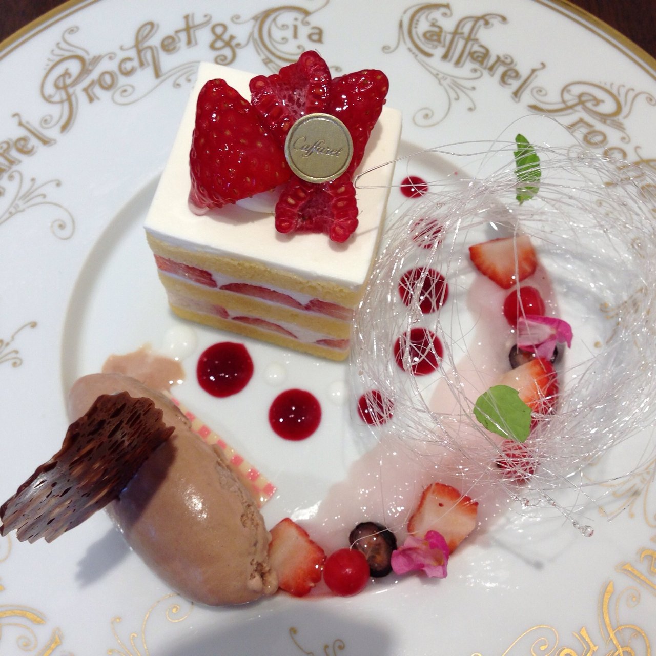 ショートケーキ 皿盛り カファレル 神戸北野本店 Caffarel Cioccolate の口コミ一覧 おいしい一皿 が集まるグルメコミュニティサービス Sarah