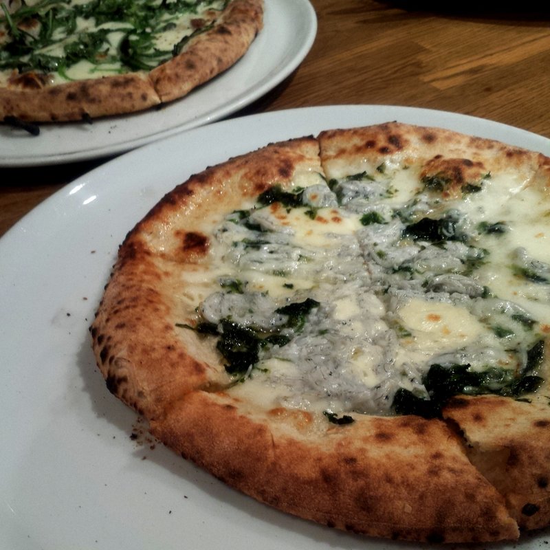 BIANCHETTI 静岡産しらすと青海苔のピッツァ(ピッツェリア・ダ・チーボ)