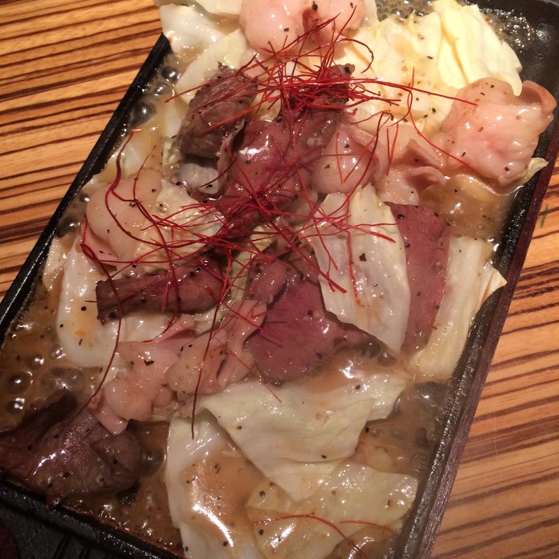 鉄板もつ焼き(九州居酒屋 博多満月 高田馬場店)