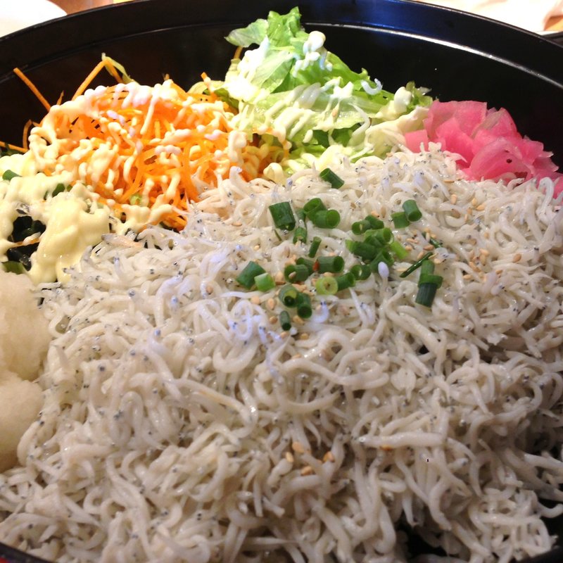 しらす丼(とびっちょ)