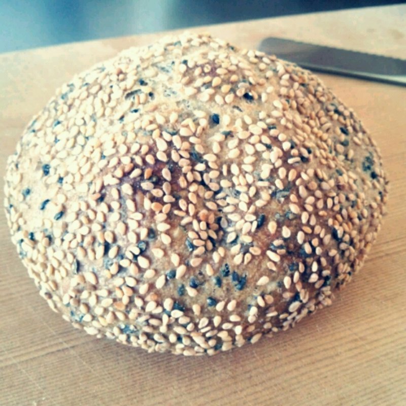 ゴマパン(まちのパーラー)