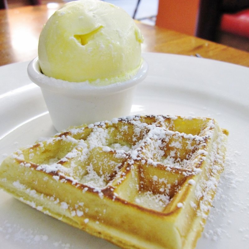 Belgian Waffle (1/4)(Pancakes in Paradise)