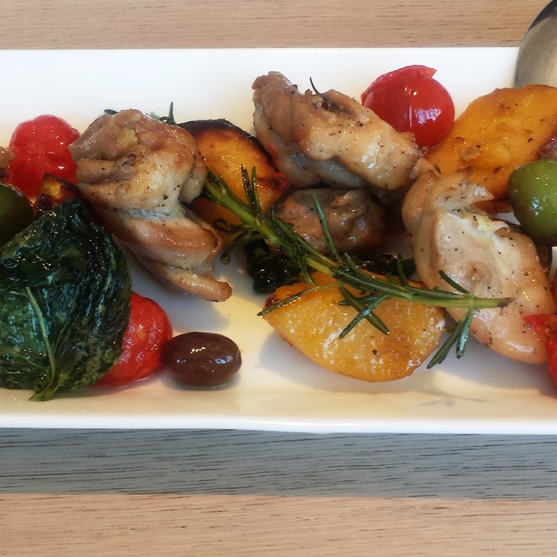 鶏もも肉の窯焼きロースト(マエストロ ケイズ)