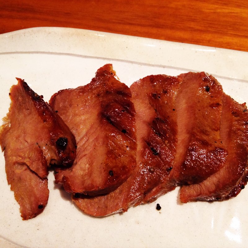 厚切り牛タンの炭火焼き(かこいや 仙台駅前店 )