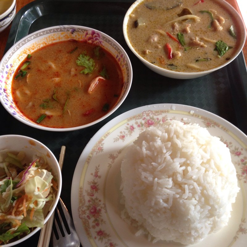 ランチのカレーセット(タイ居酒屋トンタイ本店)