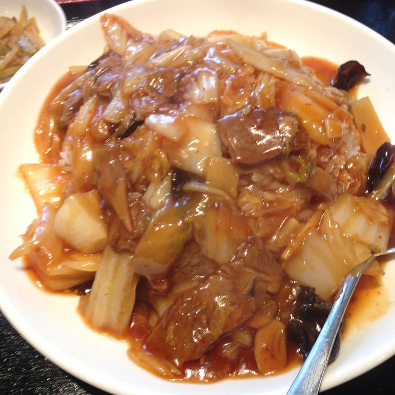 牛バラ餡掛けご飯(祥龍房)