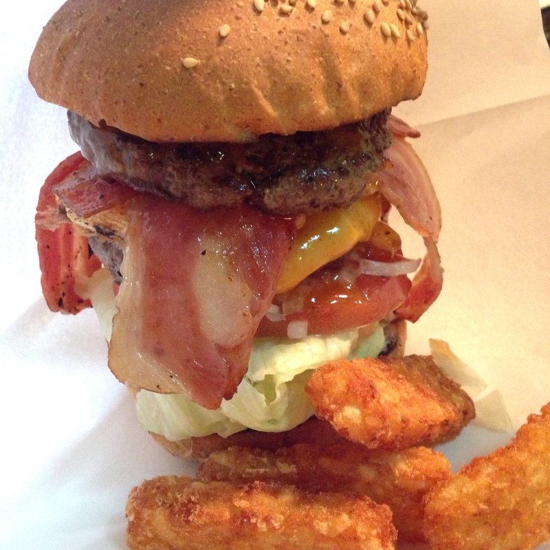 パイン、ベーコン、肉増し(ビッグスマイル)