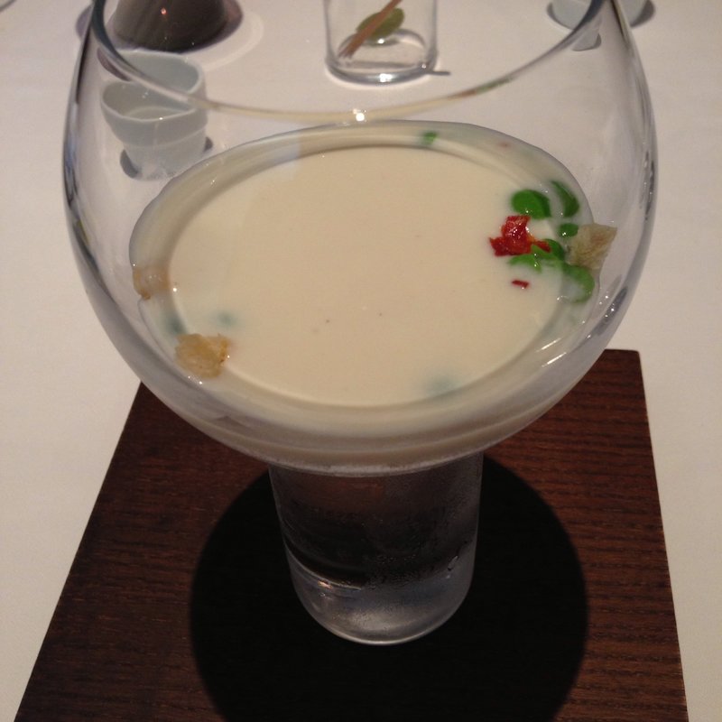 冷製新玉葱のヴルーテ(オマージュ)