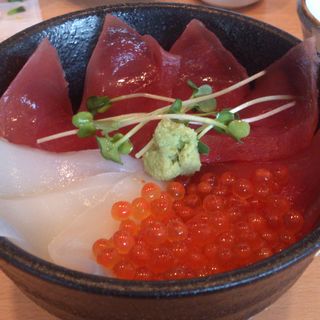 北海丼(海鮮すし 海花亭 （かいせんすし かいかてい）)