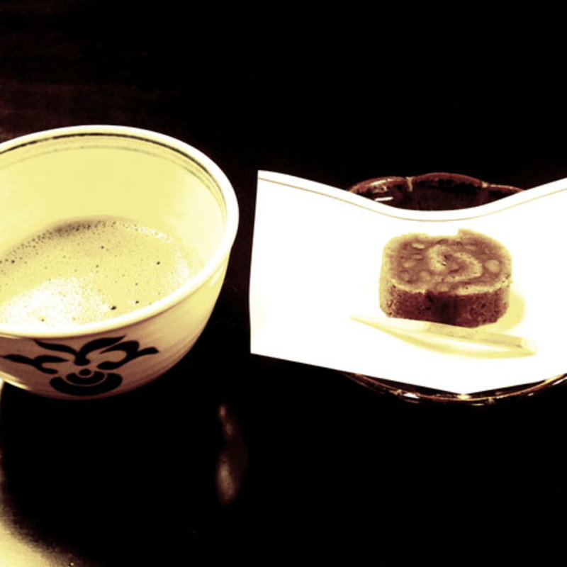 和菓子とお茶(俵屋吉富 本店 )