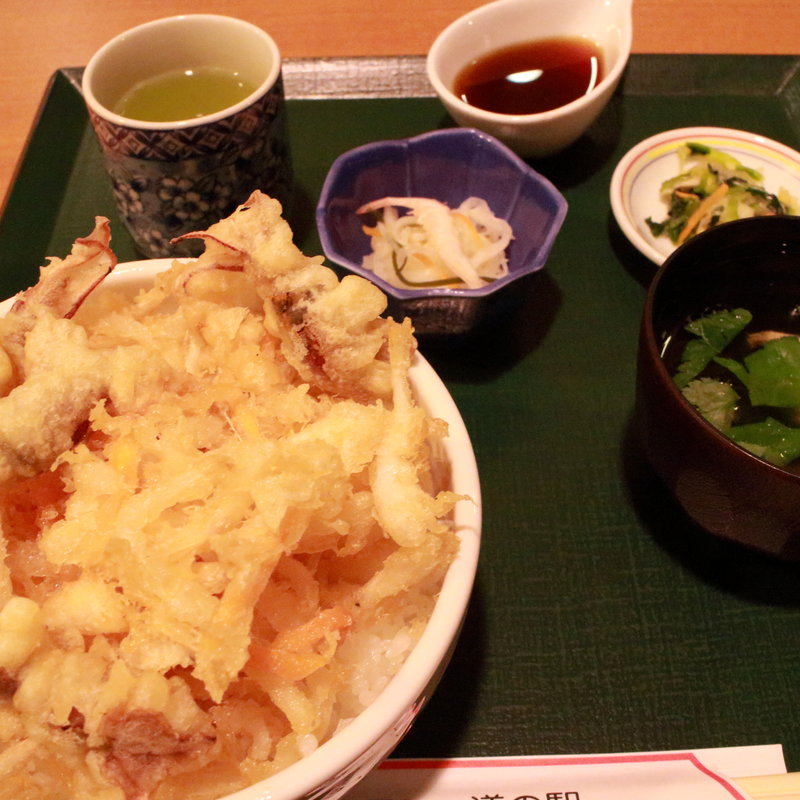 新湊丼(道の駅 カモンパーク新湊 )