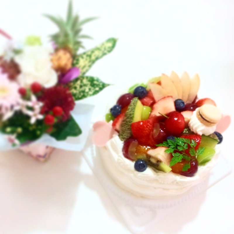 ゴージャスホールケーキ（5号）(パティスリーホンダ （Patisserie Honda）)